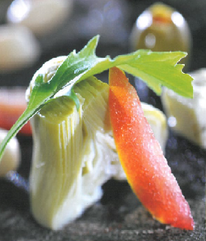 Salade van artisjok met feta, witte bonen en tomaat